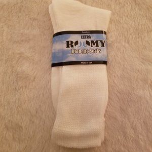 Extra Roomy Crew Diabetic Socks Size 10-13 NWT